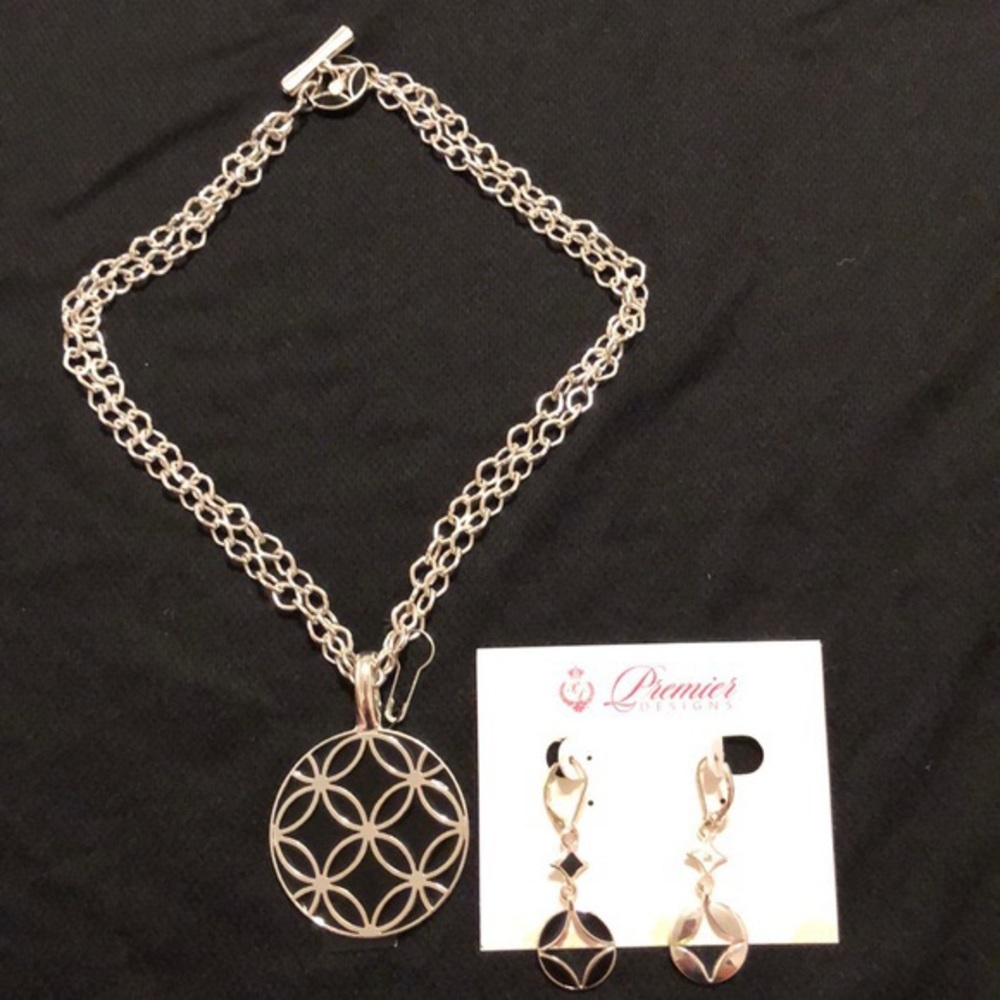 Premier Designs-Full Circle Necklace/Earrings Set